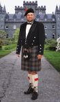 Highlander moderne portant un kilt du 21e siècle